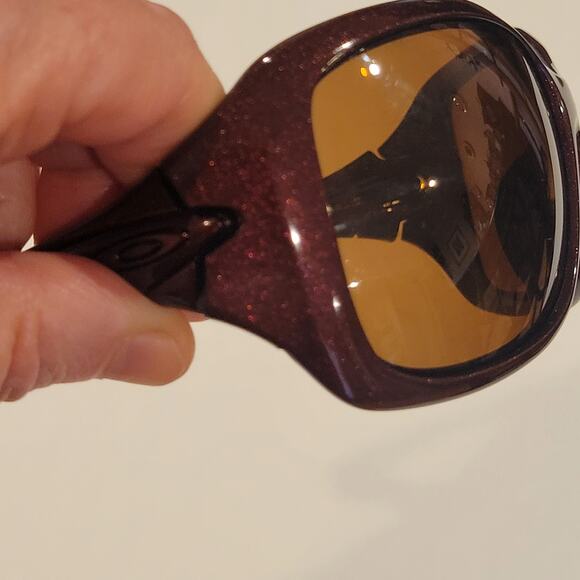 OAKLEY Necessity Burgundy Oversized OO9122-04 60-18-125 Sunglasses - Picture 4 of 15